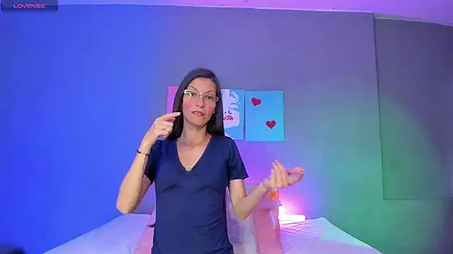 BunnyThompson online show from April 2026 05:14:01 PM