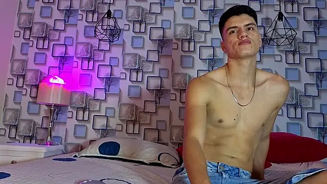 LeoTease online show from April 2026 07:19:01 PM