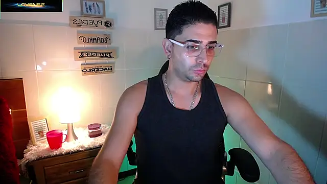 Snapshot of andders_ chatting on May 2026 12:06:01 AM andders online show from May 2026 12:06:01 AM