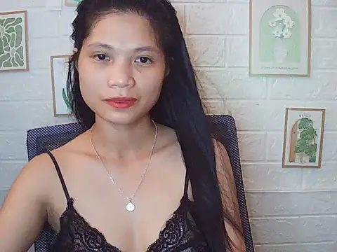 -Lucie-e online show from May 2026 04:07:02 AM