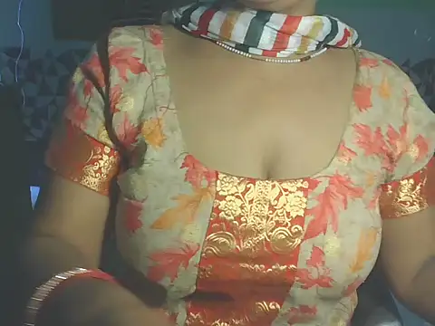 Snapshot of Hotty_Bhabhi1 chatting on May 2026 04:43:01 AM Hotty Bhabhi1 online show from May 2026 04:43:01 AM