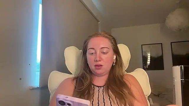 Snapshot of arielsweetieee chatting on May 2026 05:18:01 PM arielsweetieee online show from May 2026 05:18:01 PM