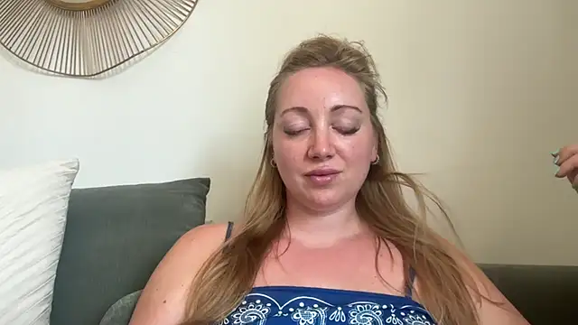 arielsweetieee online show from June 2026 11:59:02 AM