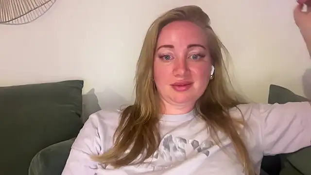 arielsweetieee online show from July 2026 09:43:01 PM