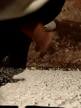 Tuyxo online show from April 2026 08:55:01 PM