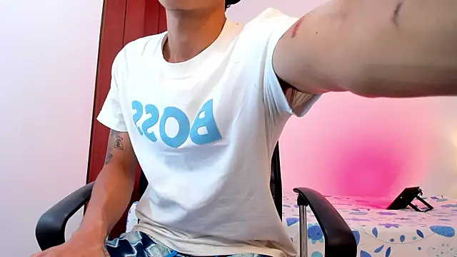 Snapshot of alessandroferrer chatting on April 2026 11:46:02 AM alessandroferrer online show from April 2026 11:46:02 AM