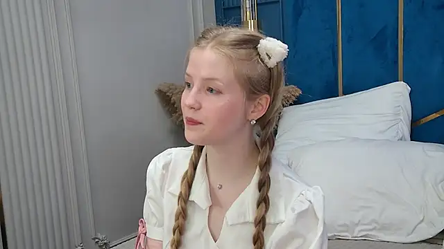 Snapshot of LilianHowards chatting on May 2026 09:47:01 AM LilianHowards online show from May 2026 09:47:01 AM