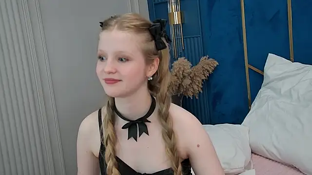 Snapshot of LilianHowards chatting on June 2026 12:22:01 PM LilianHowards online show from June 2026 12:22:01 PM