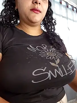 Snapshot of manuboobss chatting on May 2026 05:42:01 PM manuboobss online show from May 2026 05:42:01 PM