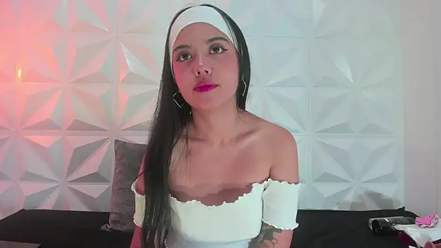 lucy rouse1 online show from June 2026 07:00:01 AM