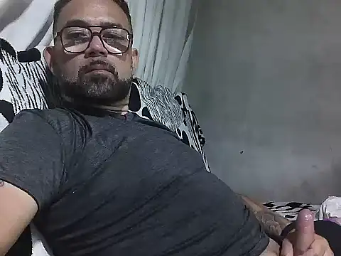 Snapshot of CarlossexVen chatting on April 2026 12:46:02 AM CarlossexVen online show from April 2026 12:46:02 AM