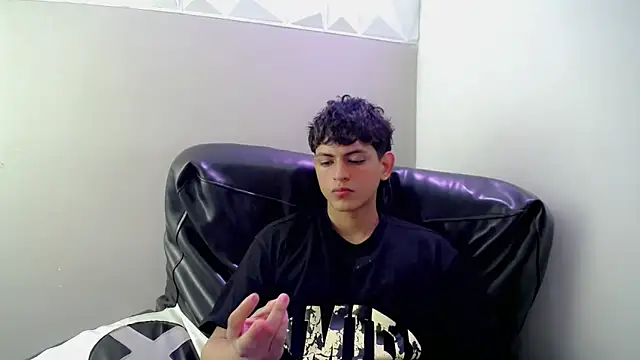 Snapshot of Yosepp_cum chatting on April 2026 03:13:02 AM Yosepp cum online show from April 2026 03:13:02 AM