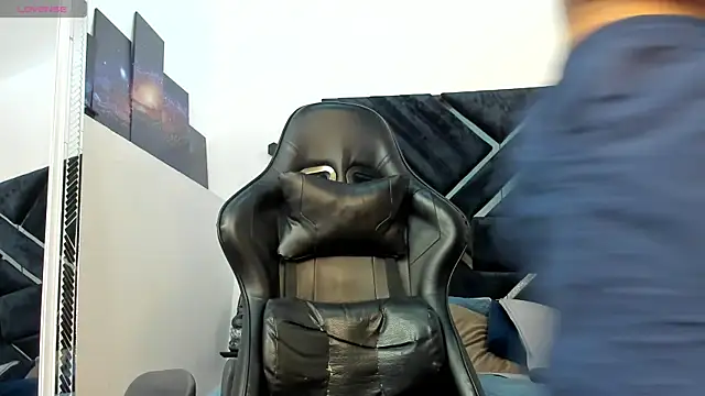 Jayden VanceJS online show from April 2026 01:41:02 PM