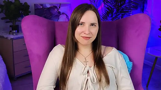 QuyenOlson online show from April 2026 09:52:01 AM