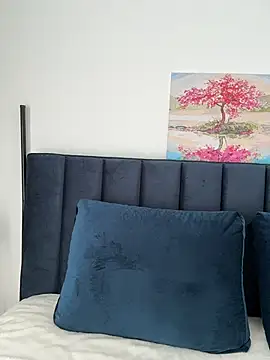 Mira Luna online show from April 2026 05:30:01 AM