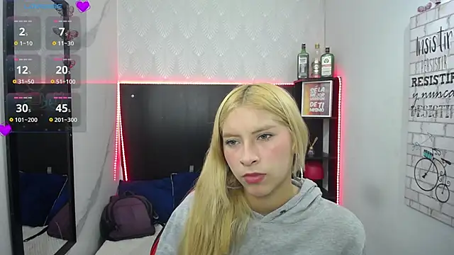 Snapshot of nancy_blonde chatting on June 2026 01:45:02 PM nancy blonde online show from June 2026 01:45:02 PM