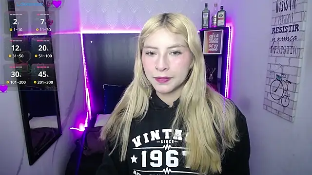 Snapshot of nancy_blonde chatting on July 2026 12:45:02 PM nancy blonde online show from July 2026 12:45:02 PM