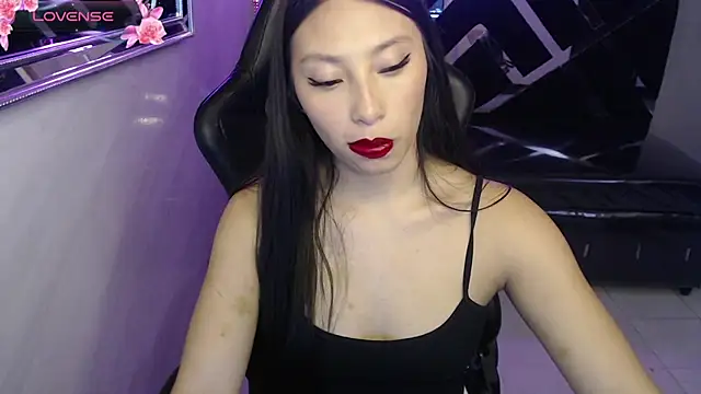 Queen Jen v online show from May 2026 08:02:02 PM