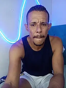 Snapshot of El_junior21 chatting on May 2026 11:21:02 PM El junior21 online show from May 2026 11:21:02 PM