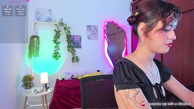 vexa Rosie online show from May 2026 02:08:02 AM