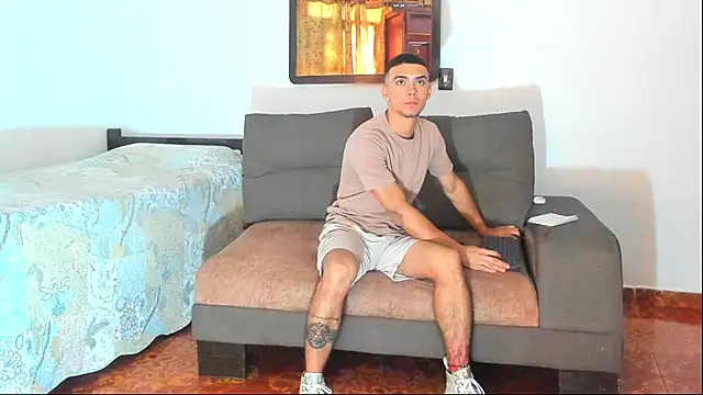 Snapshot of Teo_Rave chatting on May 2026 05:31:01 PM Teo Rave online show from May 2026 05:31:01 PM