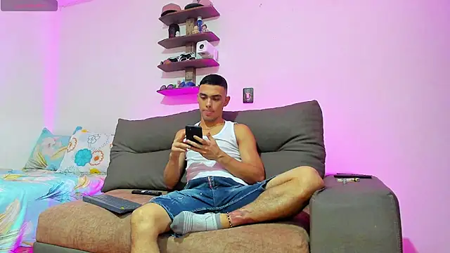 Snapshot of Teo_Rave chatting on May 2026 01:14:02 AM Teo Rave online show from May 2026 01:14:02 AM