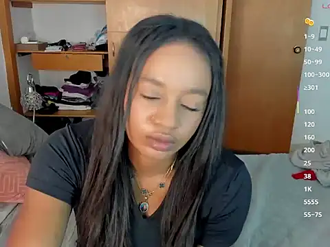 Snapshot of nia_brown chatting on May 2026 05:03:02 AM nia brown online show from May 2026 05:03:02 AM