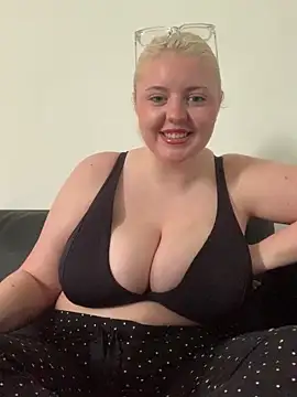 Princessnorth  online show from April 2026 04:08:01 PM