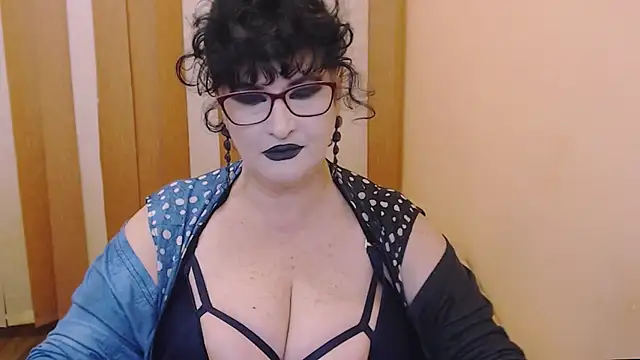 QuuenOfSin online show from November 2025 08:18:01 PM