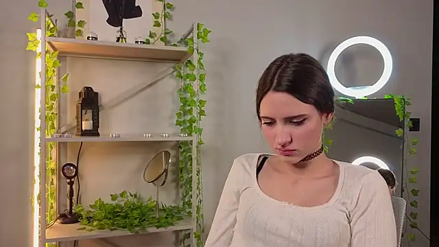 lovergirl4me online show from April 2026 04:21:02 PM