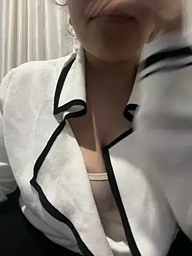 Laavinia online show from April 2026 09:13:01 PM