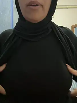 Laavinia online show from May 2026 11:00:02 PM