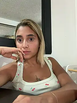 LoisC online show from April 2026 02:42:02 AM