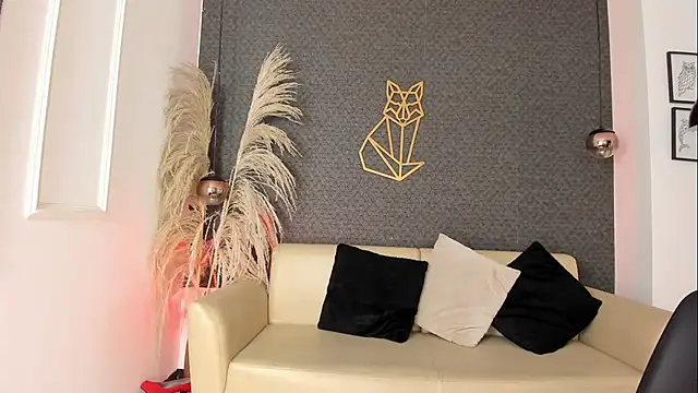 Nina voss online show from June 2026 02:24:02 AM