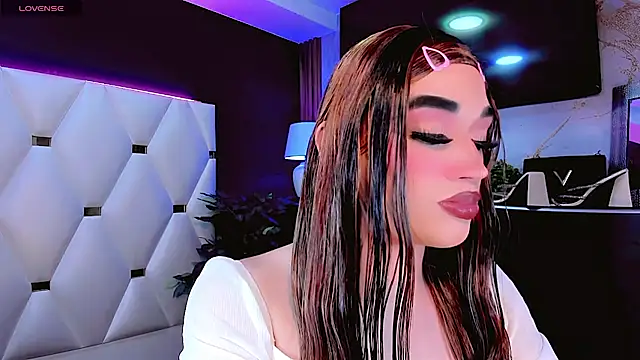 Snapshot of Camila_Vasquezz1 chatting on June 2026 11:02:02 AM Camila Vasquezz1 online show from June 2026 11:02:02 AM