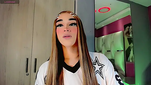 Snapshot of Camila_Vasquezz1 chatting on July 2026 11:45:01 AM Camila Vasquezz1 online show from July 2026 11:45:01 AM