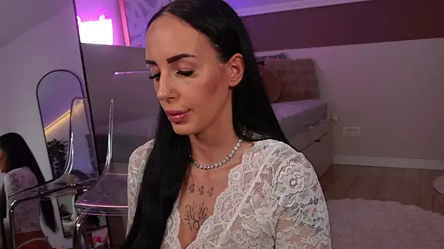 hayleybabe44 online show from April 2026 08:43:02 PM