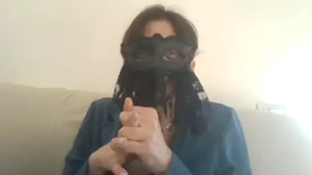 Snapshot of HelenTiAscolta chatting on April 2026 05:10:02 PM HelenTiAscolta online show from April 2026 05:10:02 PM