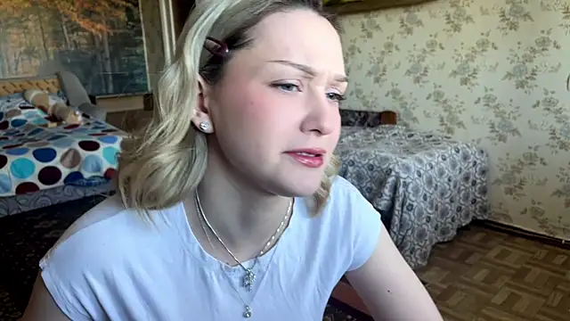 Snapshot of AlisiaStreitmatter chatting on May 2026 07:05:02 AM AlisiaStreitmatter online show from May 2026 07:05:02 AM