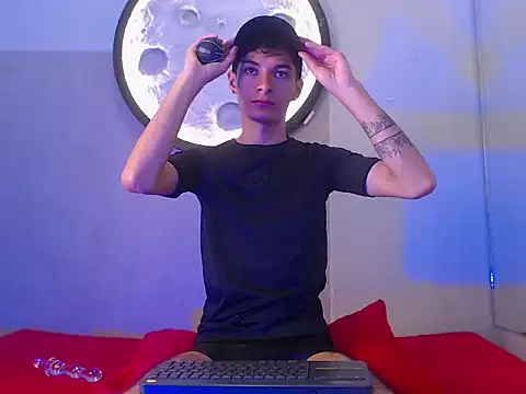 Yefersonyoss online show from May 2026 08:25:01 PM