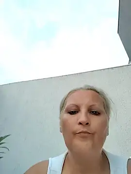 Snapshot of Divineblond chatting on July 2026 06:14:01 PM Divineblond online show from July 2026 06:14:01 PM