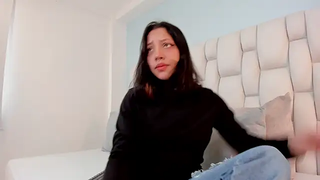 vayra moon online show from June 2026 04:45:01 PM
