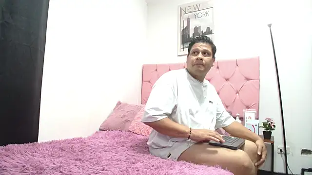 Xtream LoversXXX online show from May 2026 11:20:01 PM