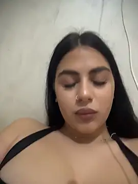 LilyLovell online show from May 2026 06:02:01 PM