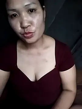 Snapshot of Beola-mi chatting on May 2026 10:42:01 AM Beola-mi online show from May 2026 10:42:01 AM