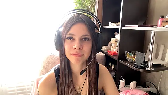 Snapshot of TuZezima chatting on May 2026 03:28:02 PM TuZezima online show from May 2026 03:28:02 PM