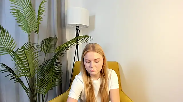 LavonaMadlem online show from May 2026 10:34:02 AM