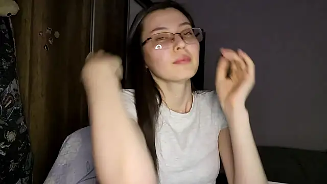 Snapshot of AshleyTropiano chatting on May 2026 04:36:02 PM AshleyTropiano online show from May 2026 04:36:02 PM