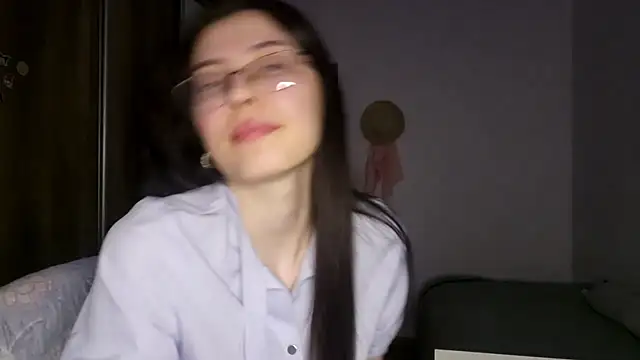 Snapshot of AshleyTropiano chatting on May 2026 03:20:01 PM AshleyTropiano online show from May 2026 03:20:01 PM