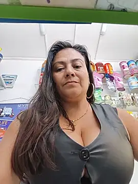 Snapshot of roxana_sexy_2026 chatting on June 2026 07:19:01 PM roxana sexy 2026 online show from June 2026 07:19:01 PM